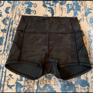 On the Movement Lululemon Shorts Size 6